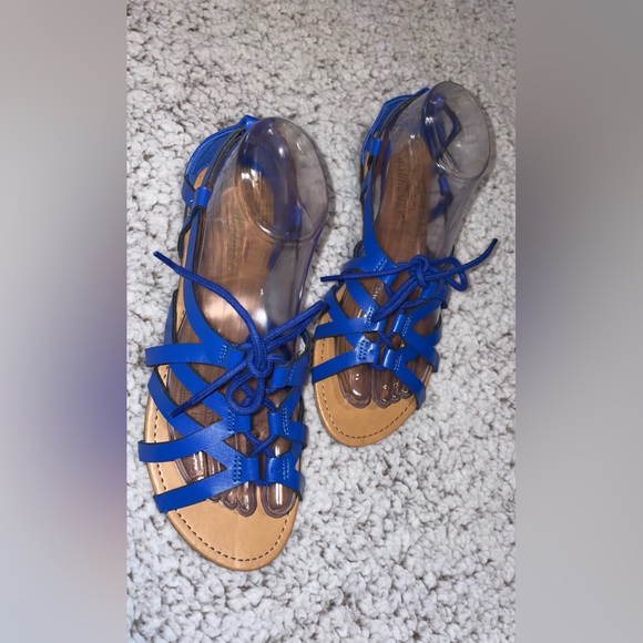 CLEARANCE NWOB DOLLHOUSE  SANDALS WOMNE’S  SIZE 7 1/2 - Picture 3 of 16